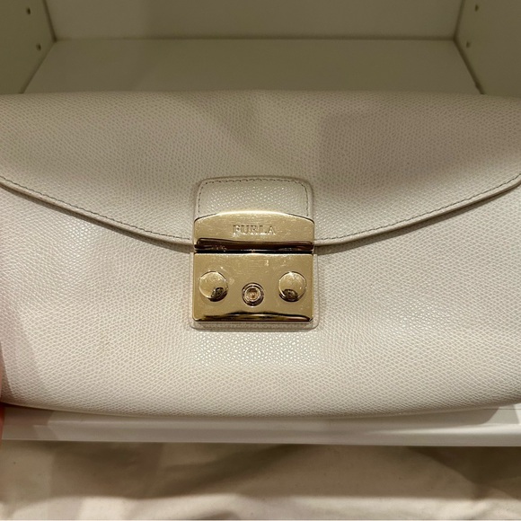 Furla White Leather Shoulder Bag - Picture 2 of 5